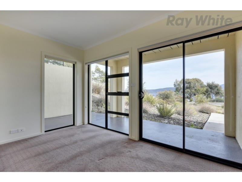1/636 Oceana Drive, Tranmere TAS 7018
