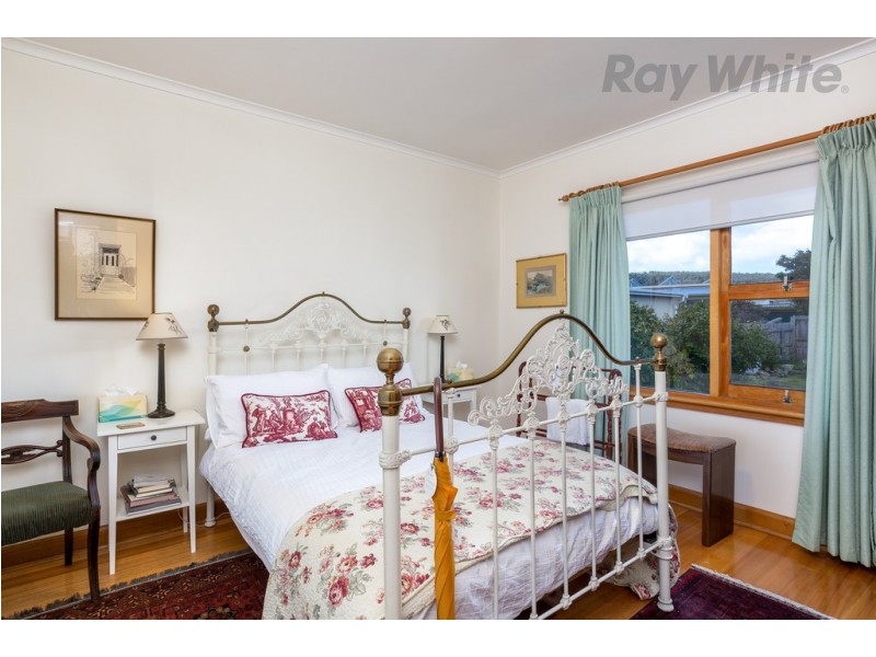 9 Correa Street, Howrah TAS 7018