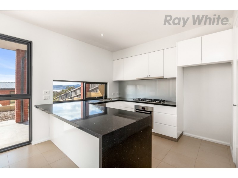 2/40 Coolabah Road, Sandy Bay TAS 7005
