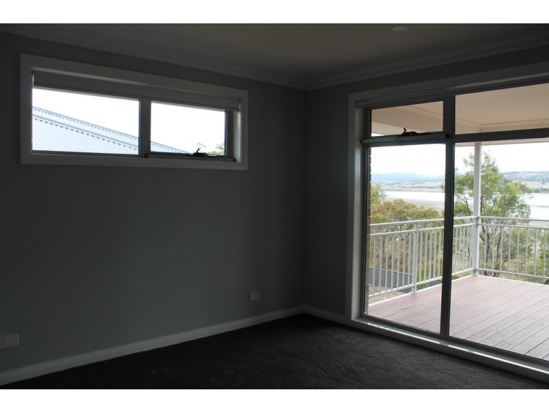 71 Esplanade, Midway Point TAS 7171