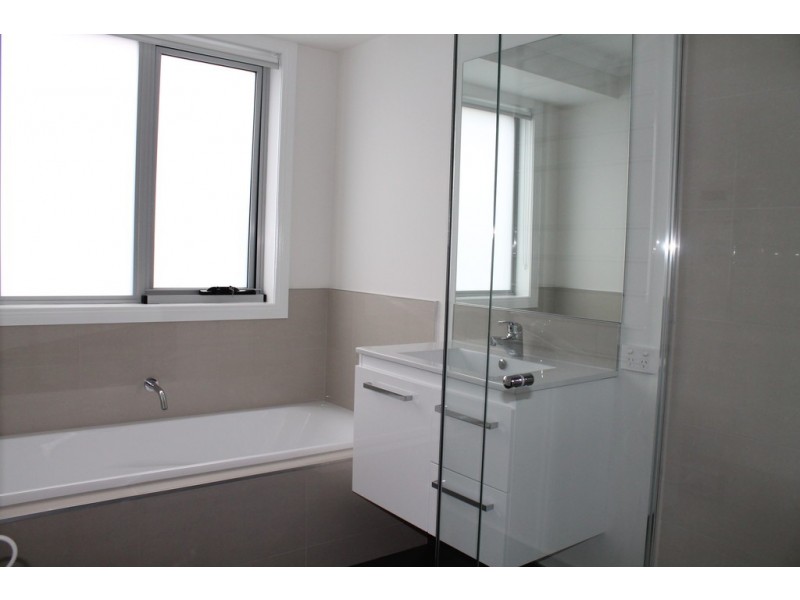 71 Esplanade, Midway Point TAS 7171