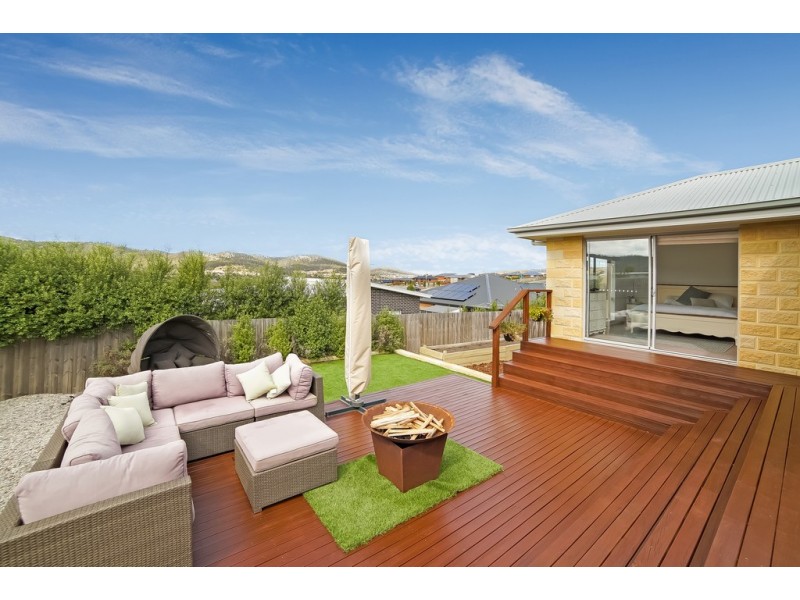 17 Hance Road, Howrah TAS 7018