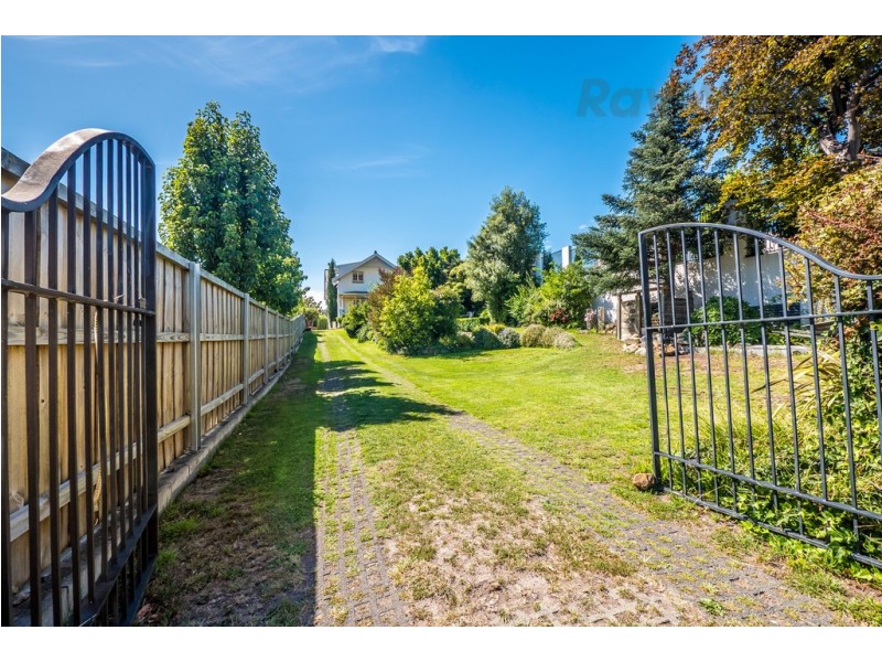 9 Ellington Road, Sandy Bay TAS 7005