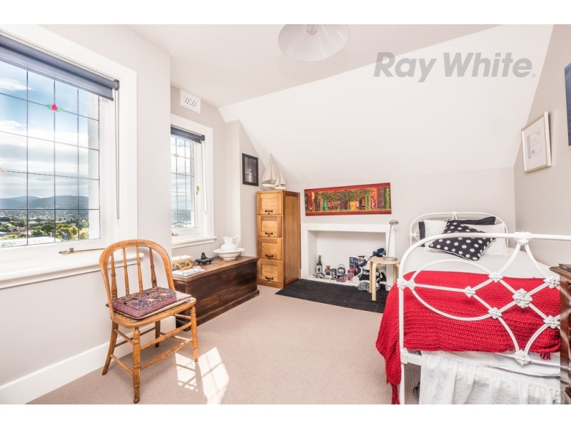9 Ellington Road, Sandy Bay TAS 7005