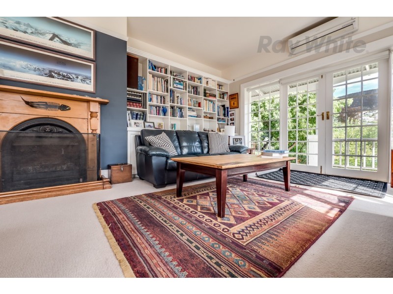 9 Ellington Road, Sandy Bay TAS 7005