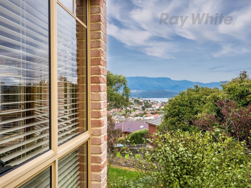 9A Kent Street, Lindisfarne TAS 7015