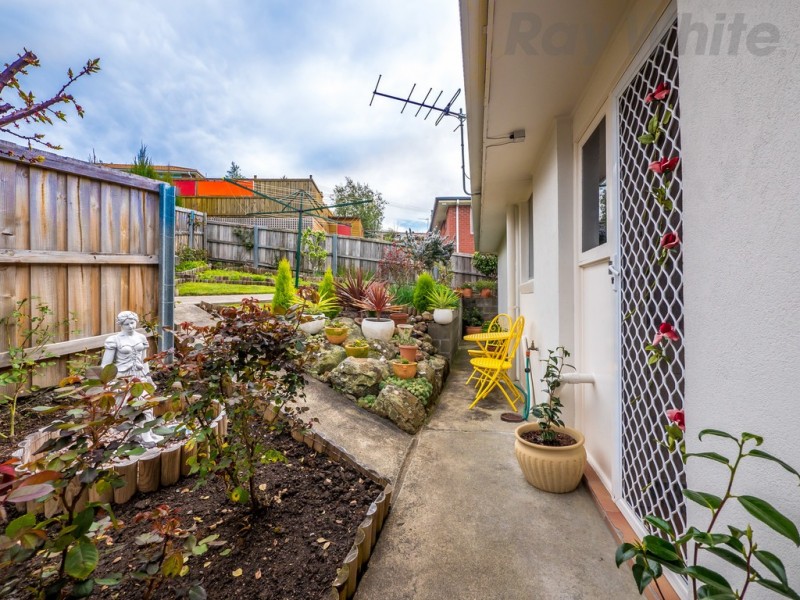 24 Girrabong Road, Lenah Valley TAS 7008