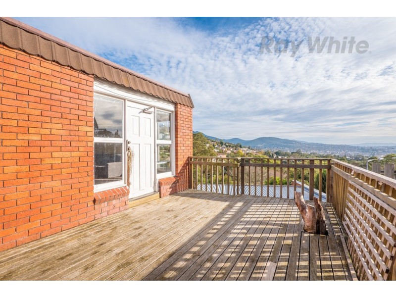 1/12 Dalkeith Court, Sandy Bay TAS 7005