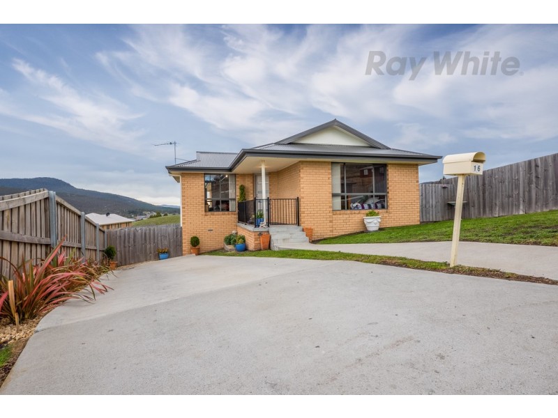 16 Leila Street, New Norfolk TAS 7140