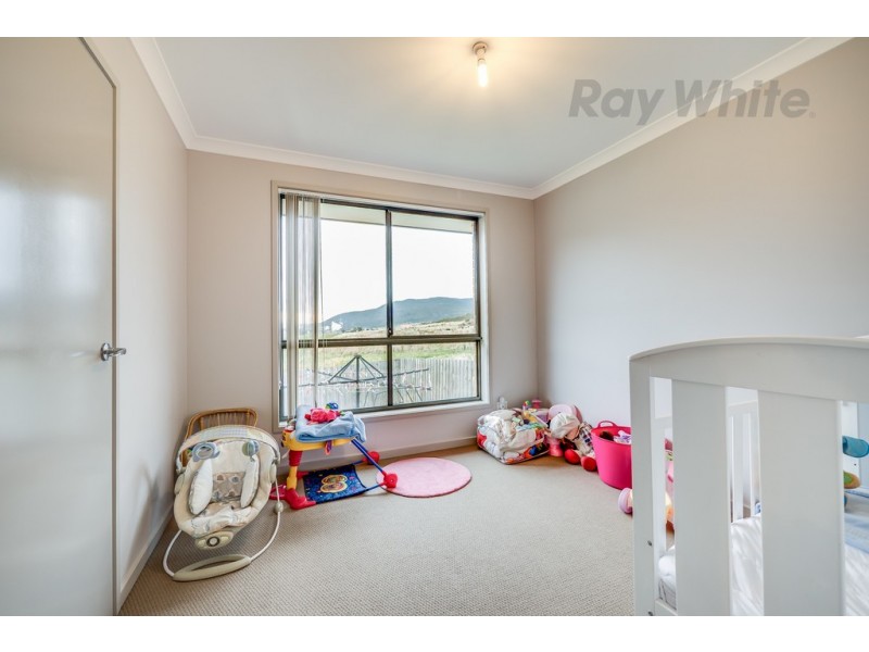 16 Leila Street, New Norfolk TAS 7140