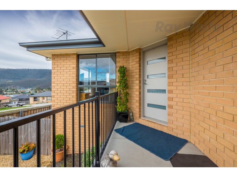 16 Leila Street, New Norfolk TAS 7140