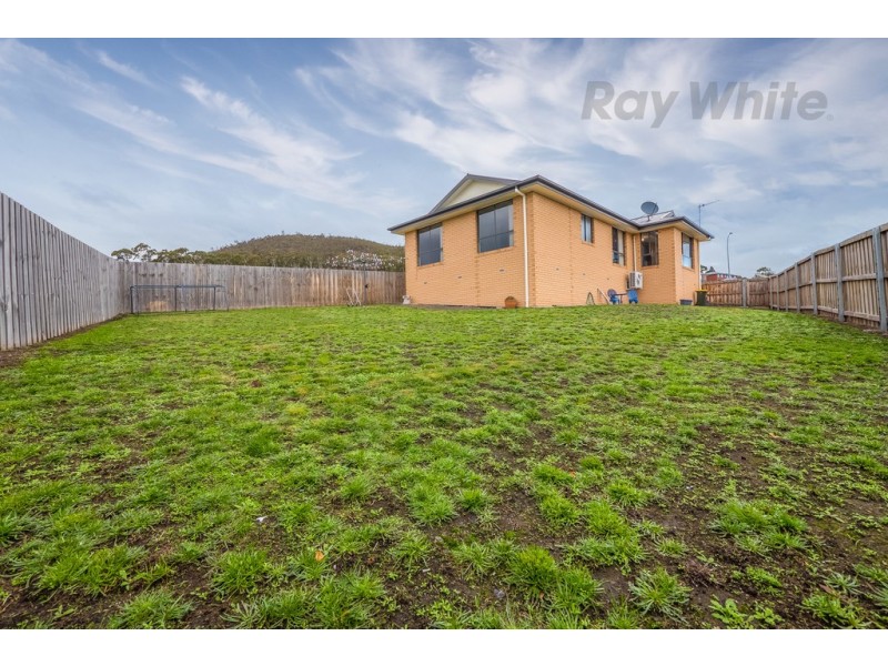 16 Leila Street, New Norfolk TAS 7140