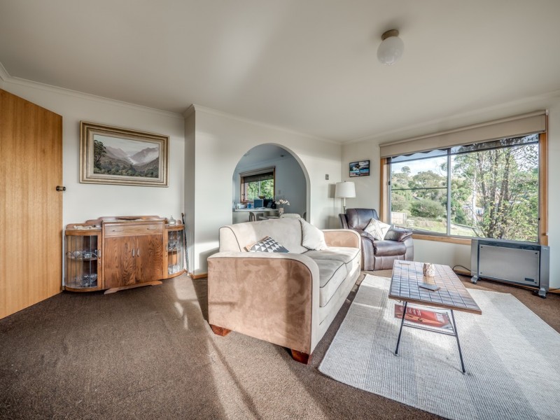 2/4 Seacrest Avenue, Blackmans Bay TAS 7052