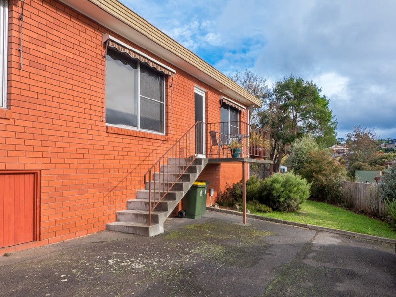 2/4 Seacrest Avenue, Blackmans Bay TAS 7052