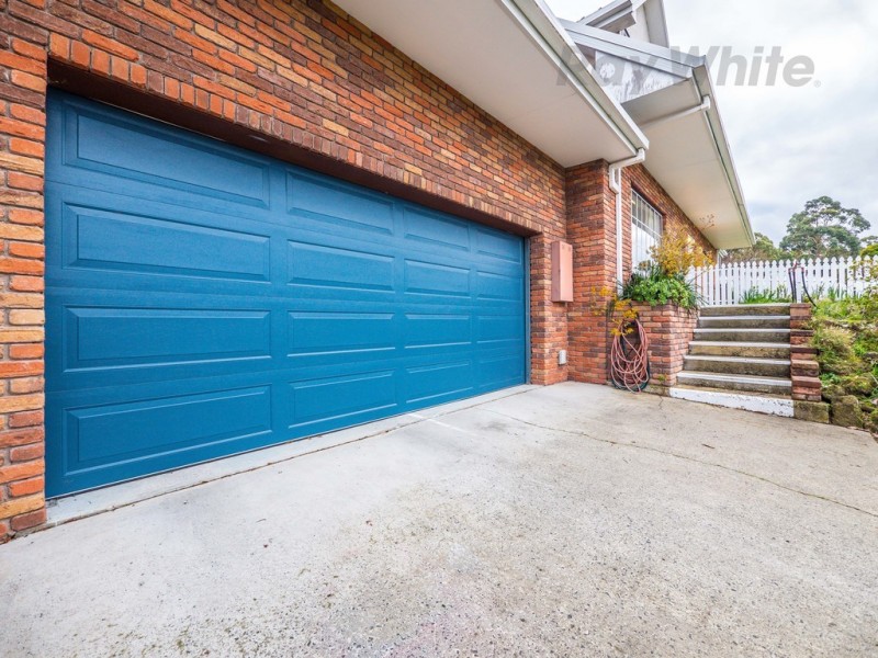 2 Timbertop Drive, Blackmans Bay TAS 7052