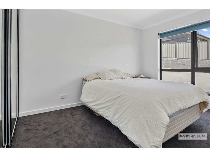 2/9 Platinum Drive, Park Grove TAS 7320