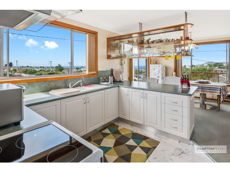 12 Sampson Street, Hillcrest TAS 7320