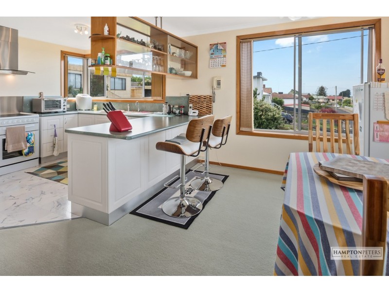 12 Sampson Street, Hillcrest TAS 7320