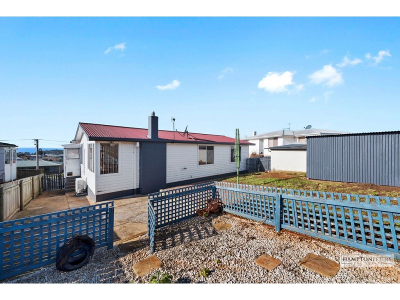 6 Winter Avenue, Upper Burnie TAS 7320