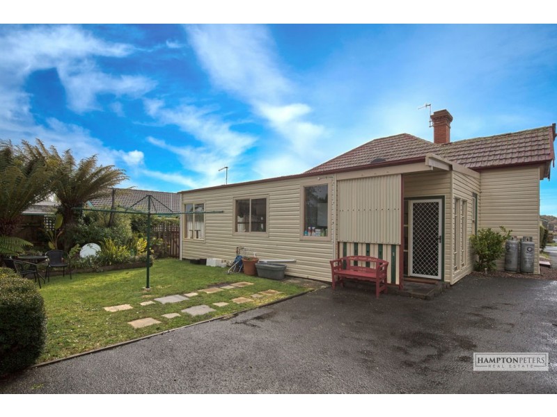 42 Saunders Street, Wynyard TAS 7325