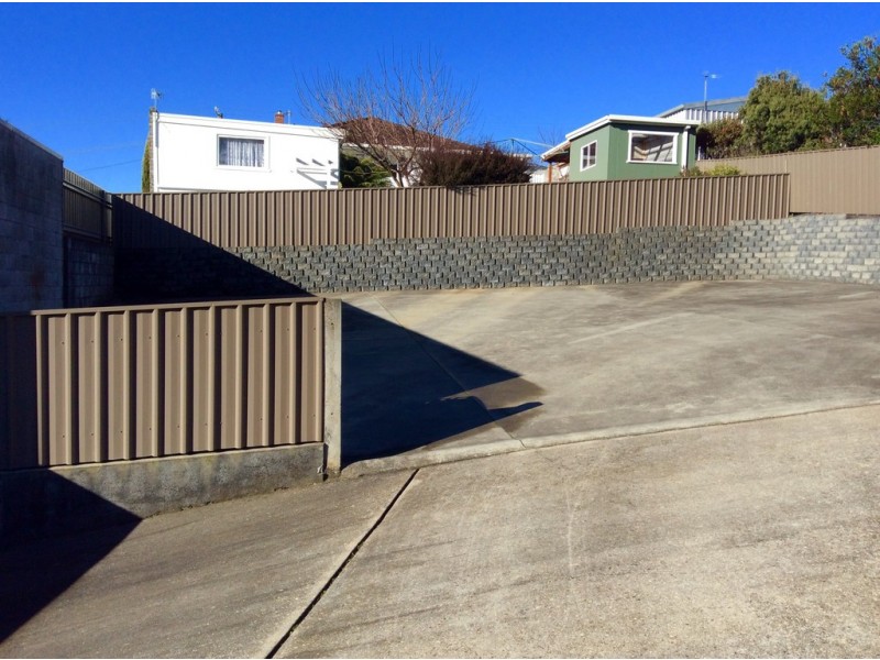 2/9-11 The Boulevard, Hillcrest TAS 7320