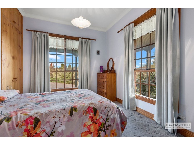 104 South Road, West Ulverstone TAS 7315