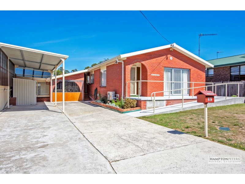 2c Simpson Street, Somerset TAS 7322