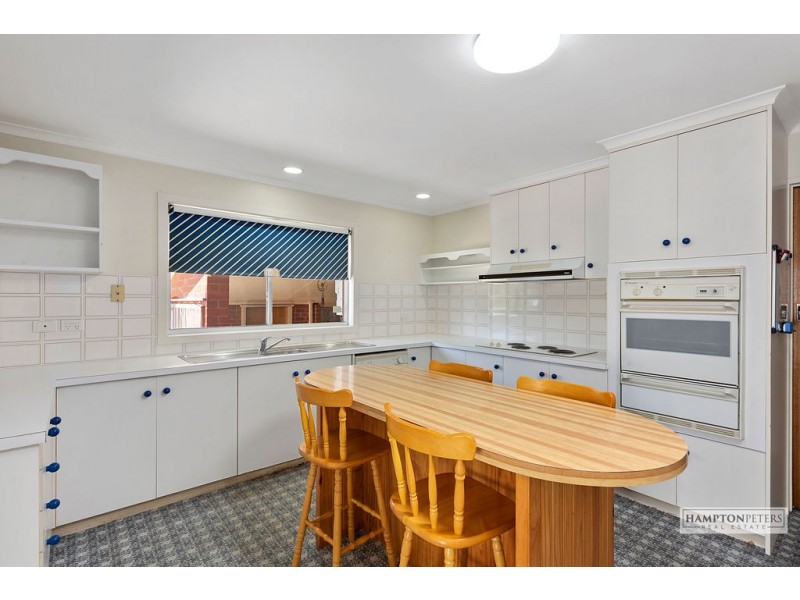 2c Simpson Street, Somerset TAS 7322