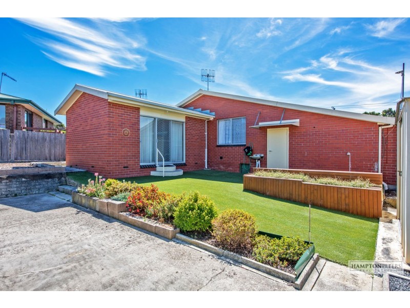 2c Simpson Street, Somerset TAS 7322