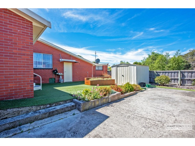 2c Simpson Street, Somerset TAS 7322
