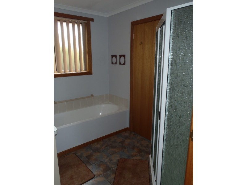 3 51a Wragg Street, Somerset TAS 7322