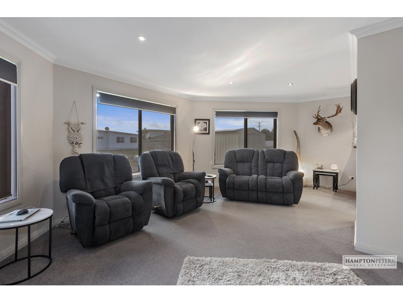 16 Turners Avenue, Turners Beach TAS 7315
