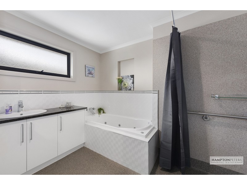 16 Turners Avenue, Turners Beach TAS 7315