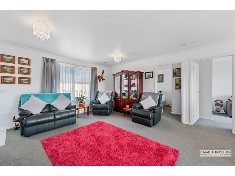 2/4 Paramount Court, Shorewell Park TAS 7320