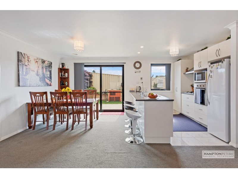 2/4 Paramount Court, Shorewell Park TAS 7320