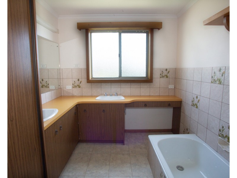 120 Upper Maud Street, West Ulverstone TAS 7315