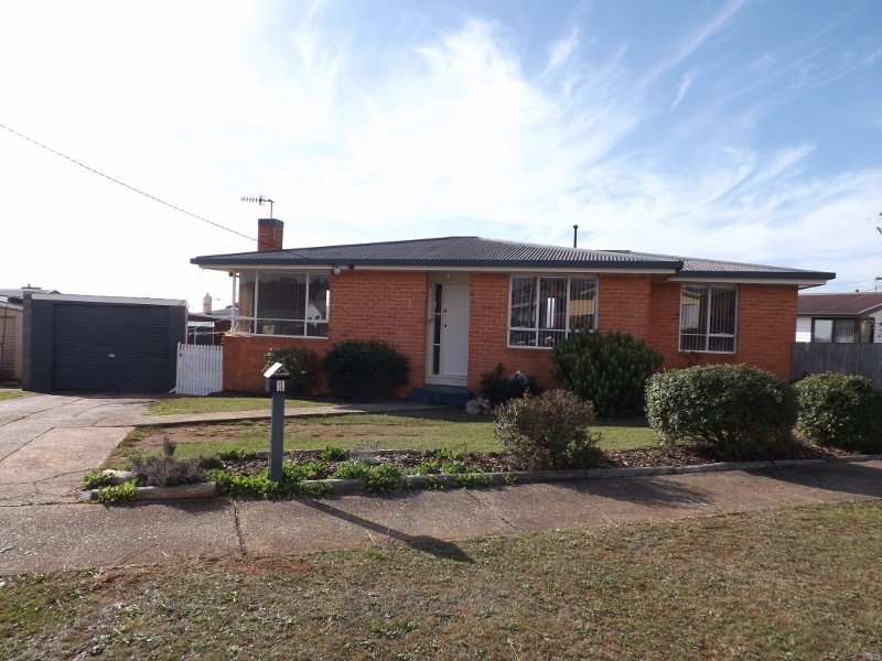 1 Ronald Crescent, Somerset TAS 7322
