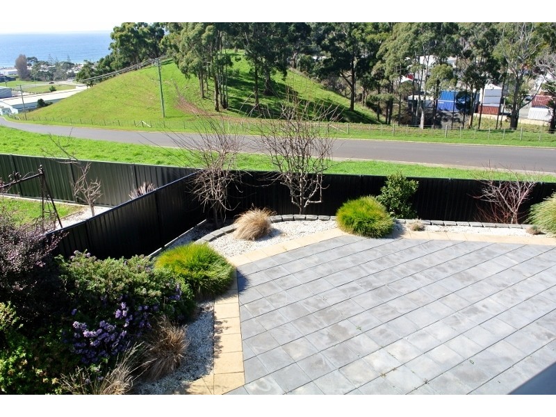 2 Panorama Crescent, Cooee TAS 7320