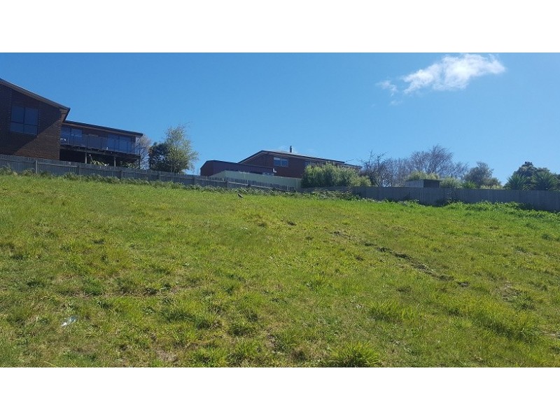 38 and 40 Sassafras Cresent, Romaine TAS 7320