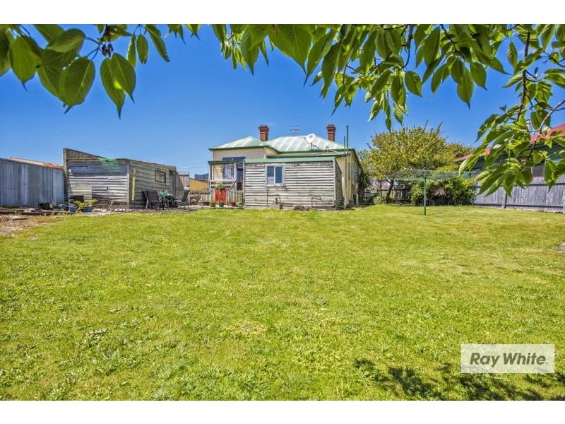 4 Evans Street, Cooee TAS 7320