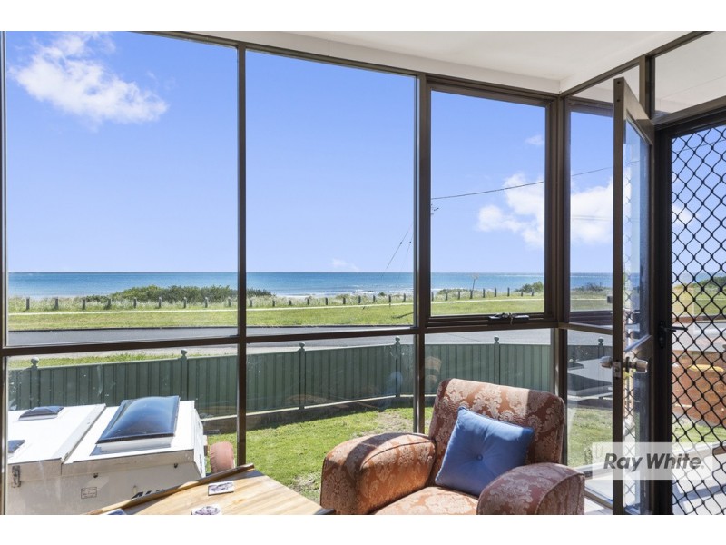 16 Esplanade, Somerset TAS 7322