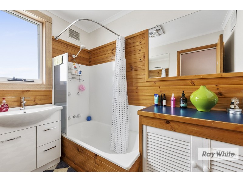 14 Van Diemens Crecent, Park Grove TAS 7320