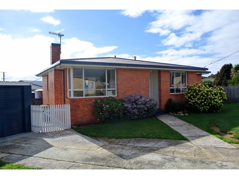 1 Ronald Crescent, Somerset TAS 7322