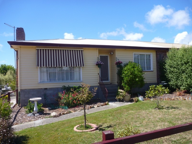 32 Lyons Street, Somerset TAS 7322