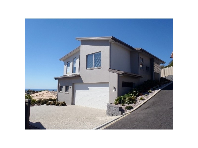 2/2 Stevens Place, Burnie TAS 7320