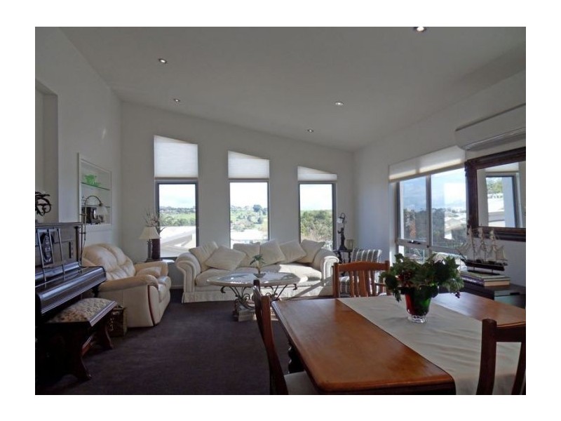 2/2 Stevens Place, Burnie TAS 7320