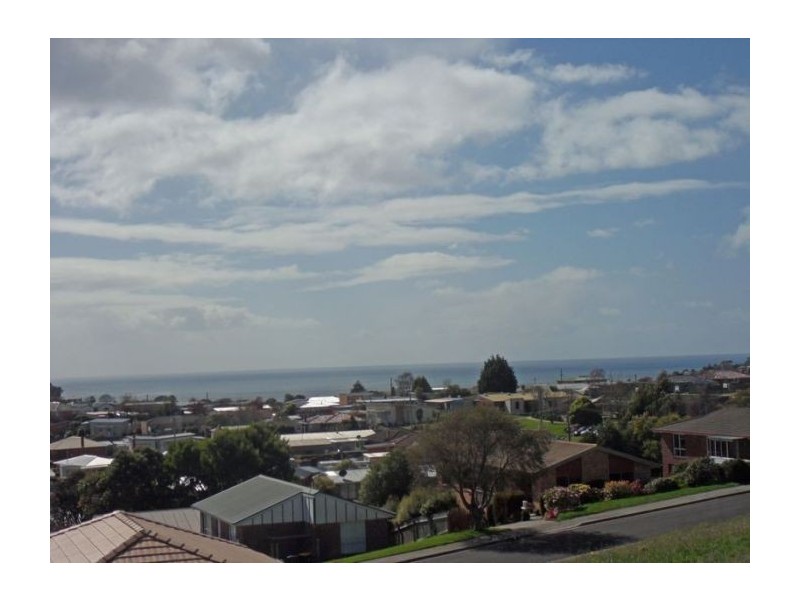 2/2 Stevens Place, Burnie TAS 7320