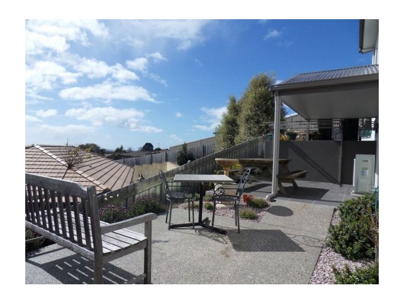 2/2 Stevens Place, Burnie TAS 7320