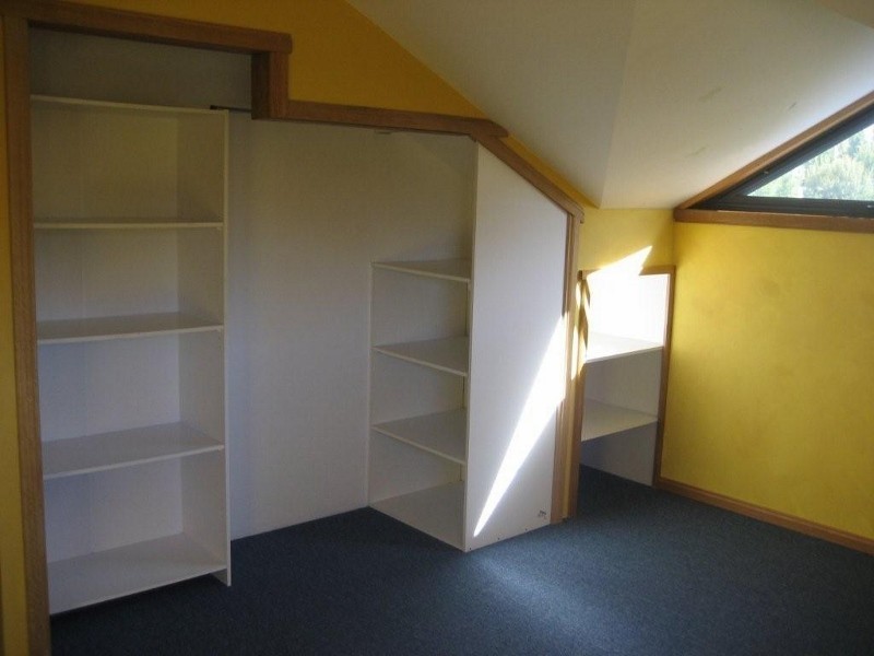 10 Charles Street, Strahan TAS 7468