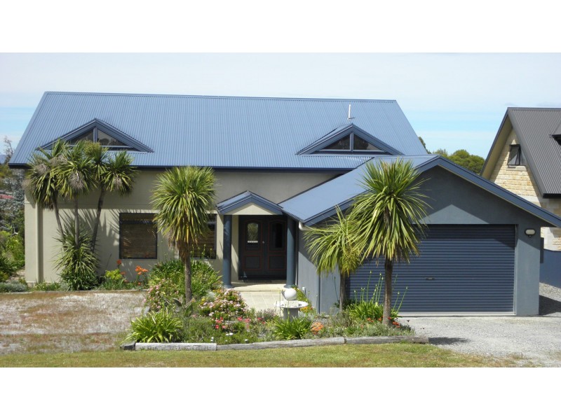 10 Charles Street, Strahan TAS 7468